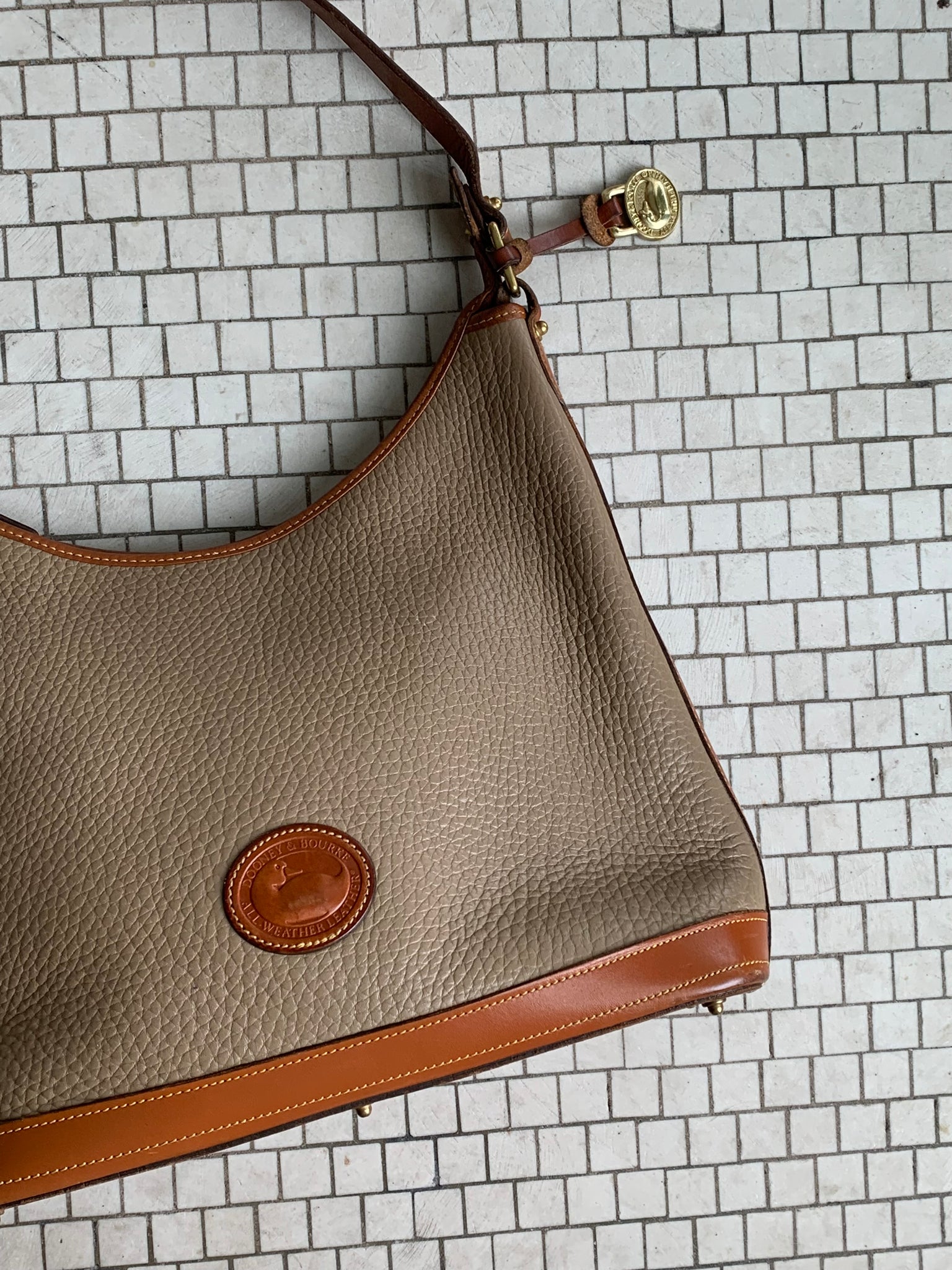 Vintage Dooney & Bourke shoulder bag