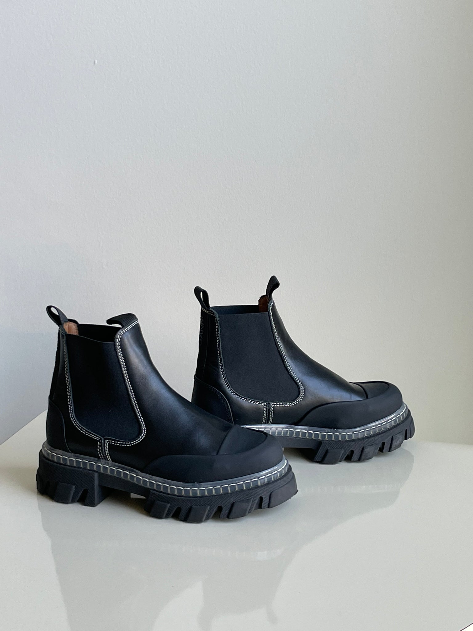 Ganni Chelsea boot