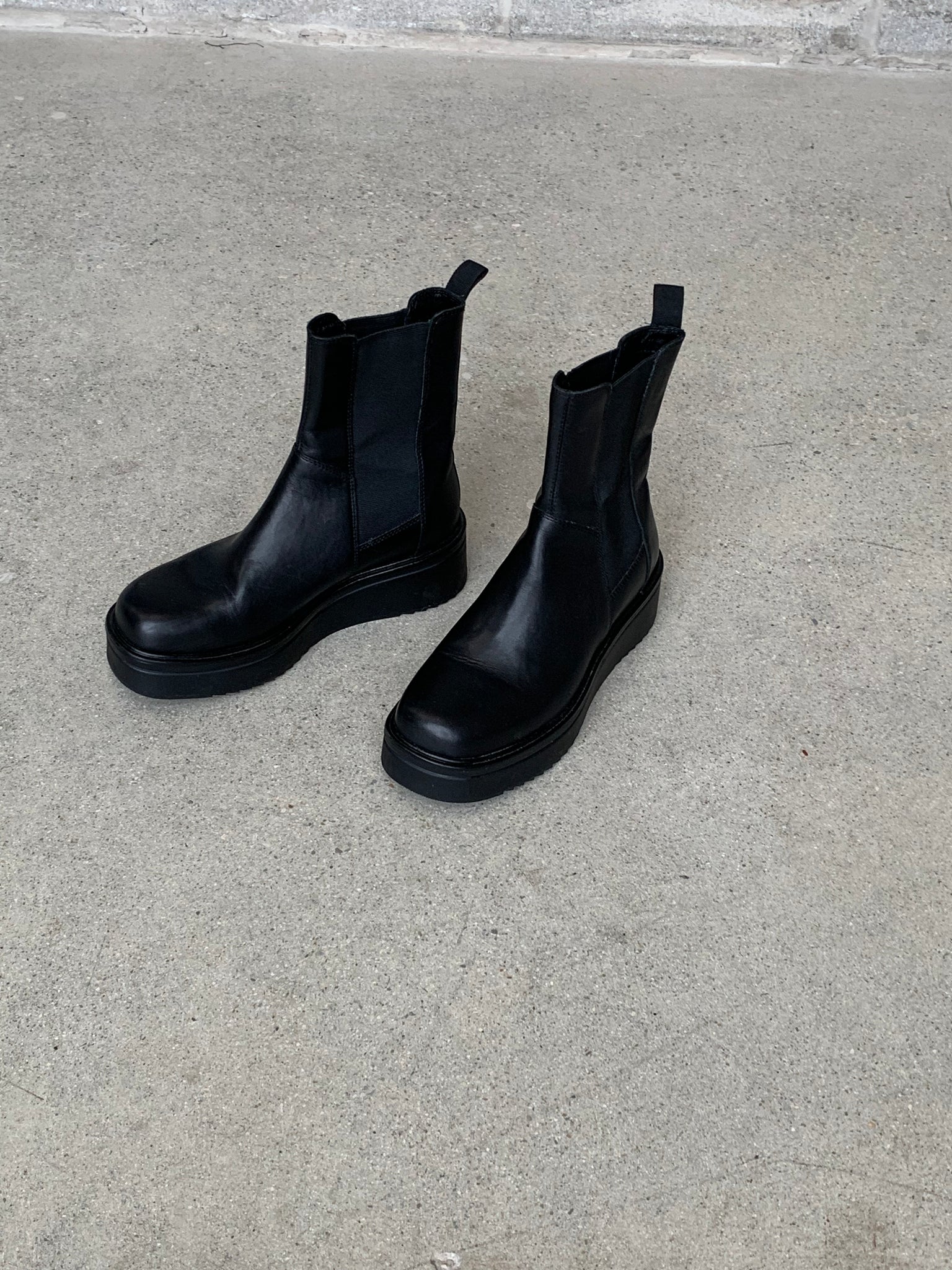 Vagabond tall chelsea boots