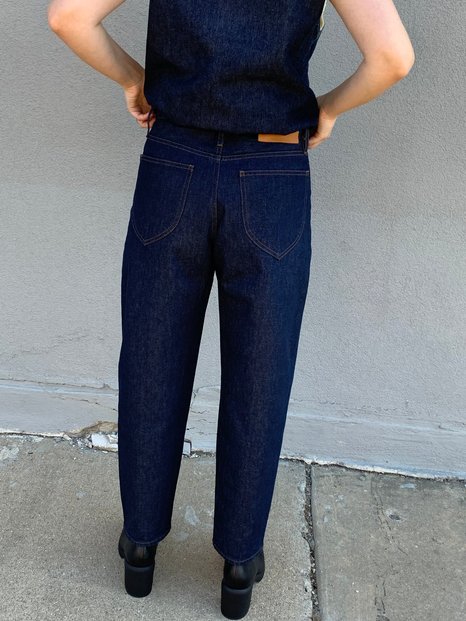 Frame Barrel leg jeans