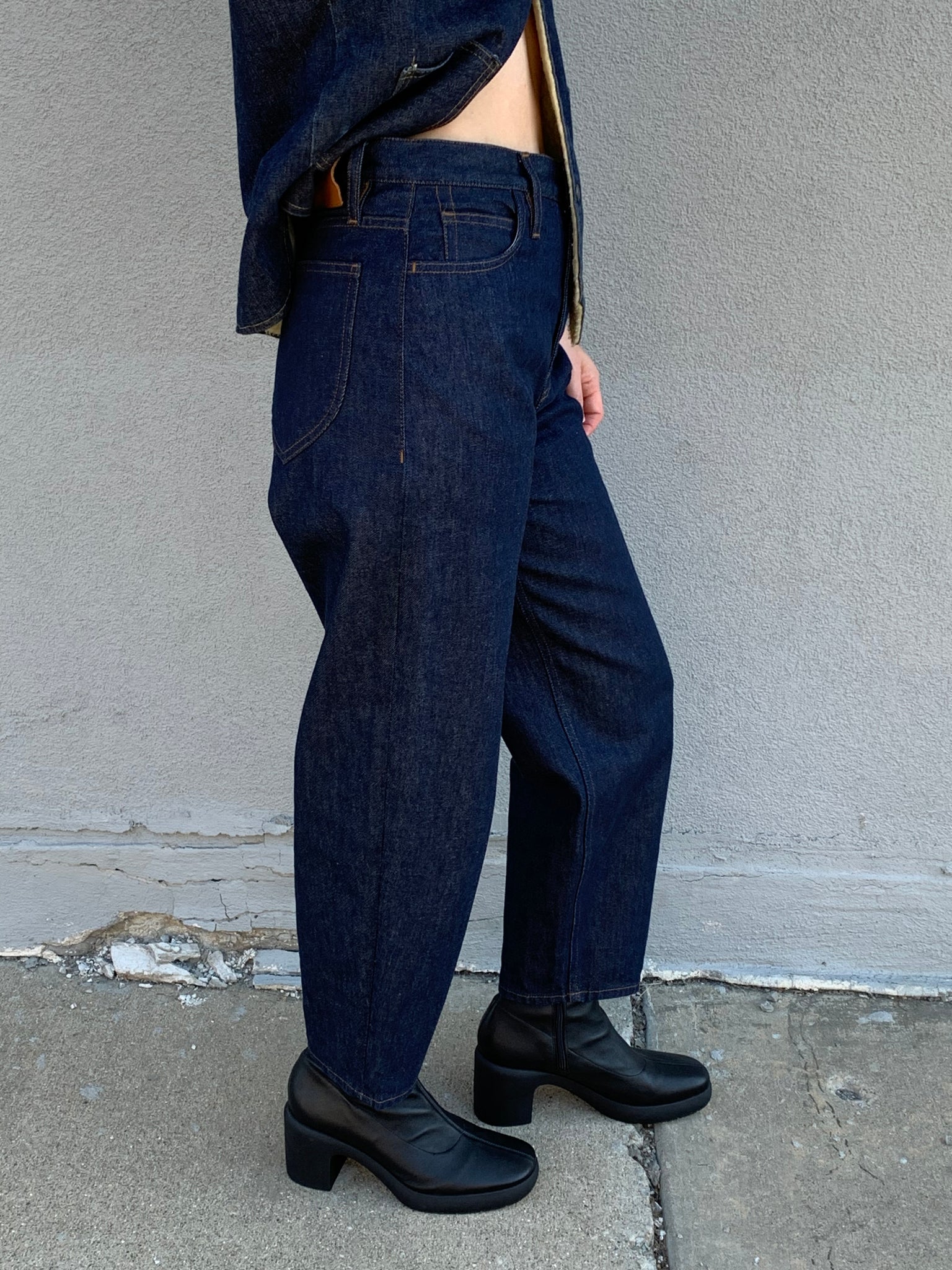 Frame Barrel leg jeans